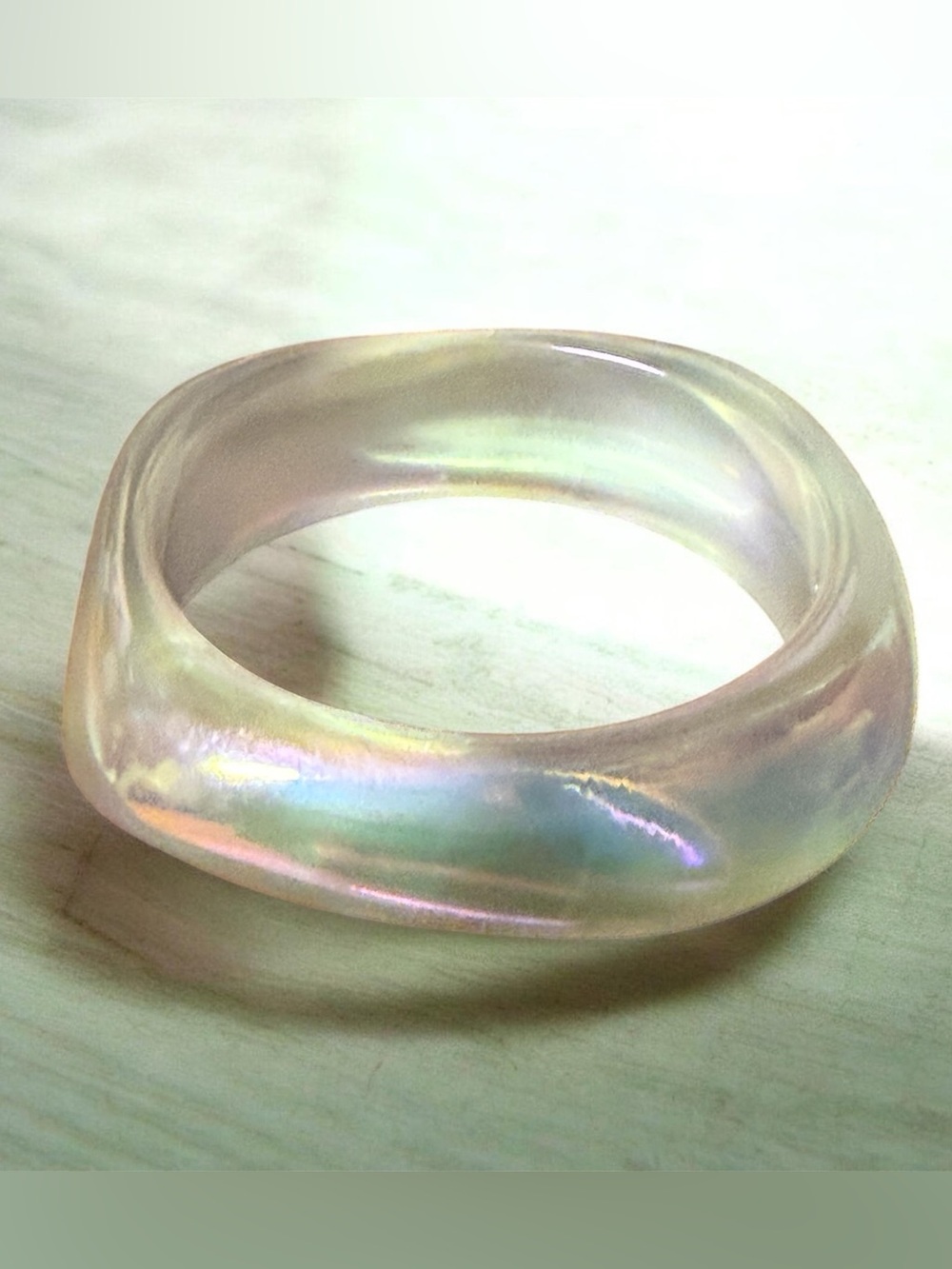 Iridescent Pearl-Glow Soli Echo White Bangle Bracelet